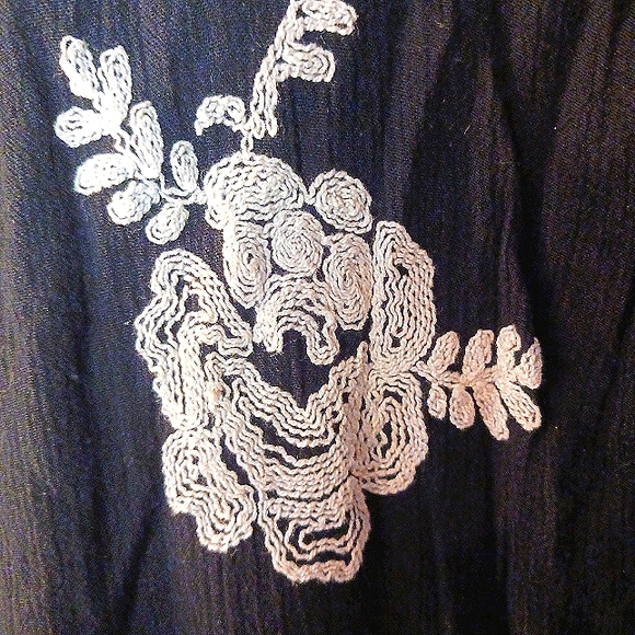 FREE PEOPLE Black Embroidered Floral Shift Mini Dress. SIZE LARGE - Picture 4 of 7